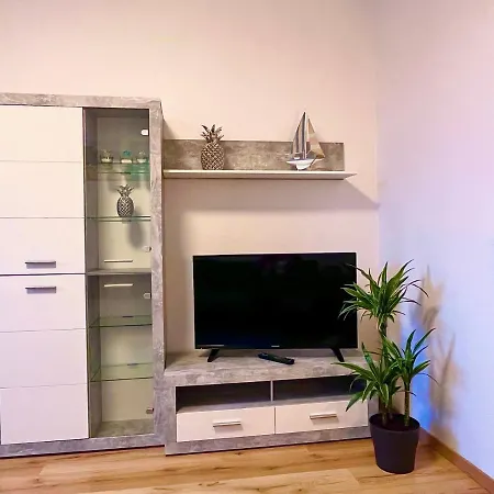 Bis 5 Personen, Parkplatz, Arbeitsplatz