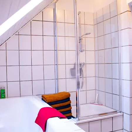 Apartment Bis 5 Personen, Parkplatz, Arbeitsplatz *