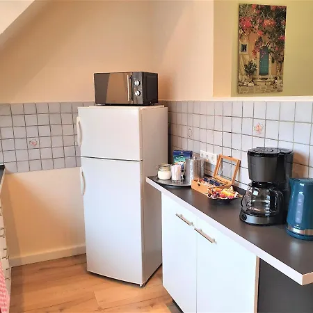 Bis 5 Personen, Parkplatz, Arbeitsplatz