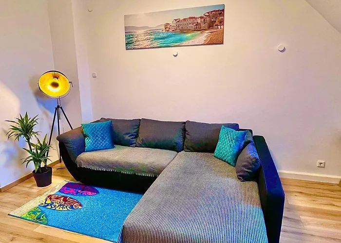 Bis 5 Personen, Parkplatz, Arbeitsplatz Apartmán Solingen