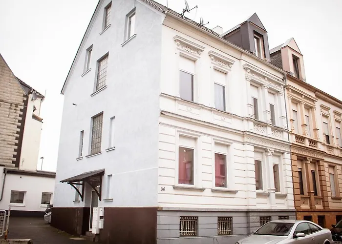 Bis 5 Personen, Parkplatz, Arbeitsplatz * Solingen